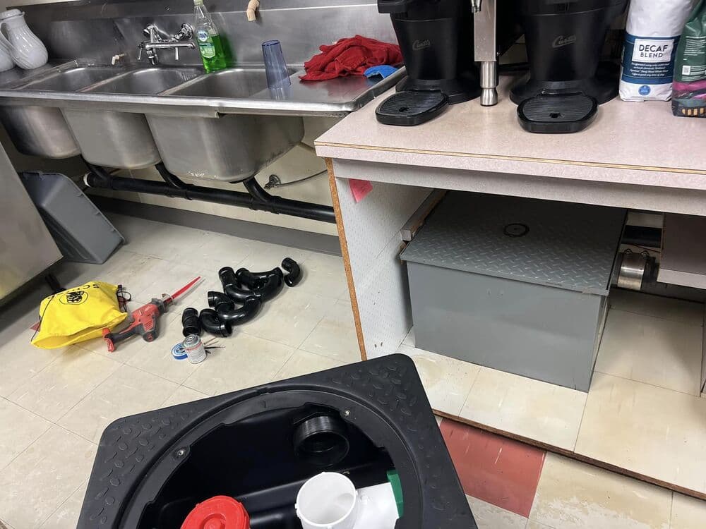 commercial kitchen plumbing repairs