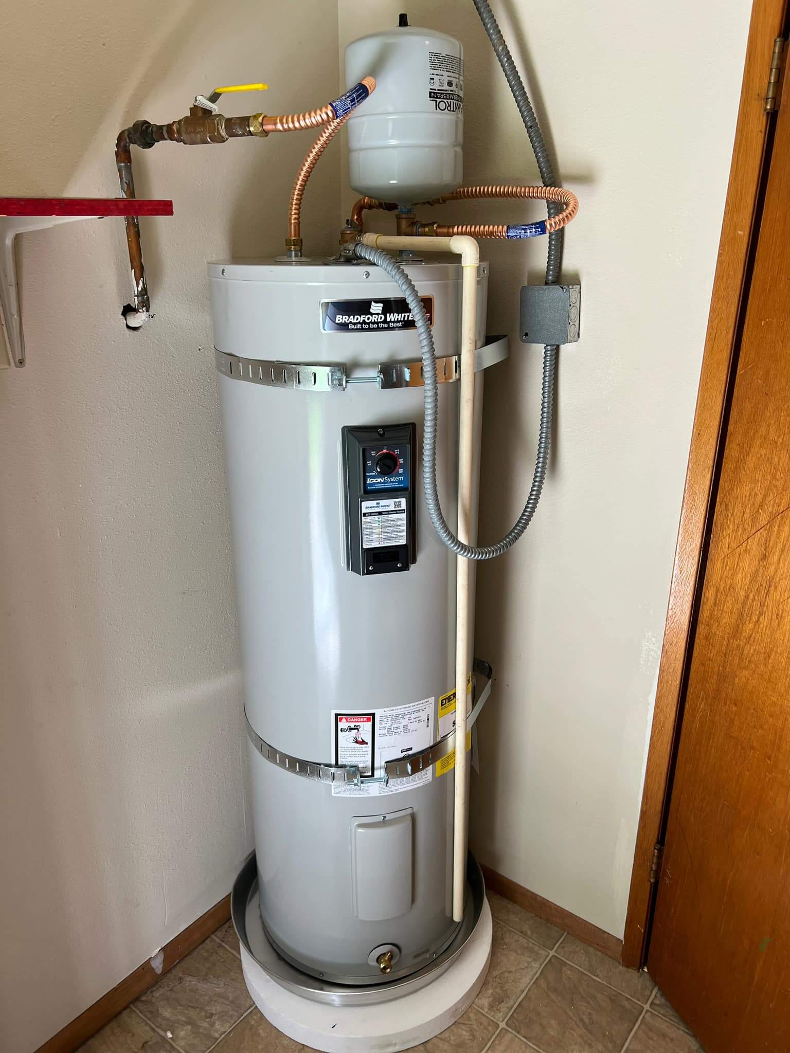 water heater with cylinder (1)